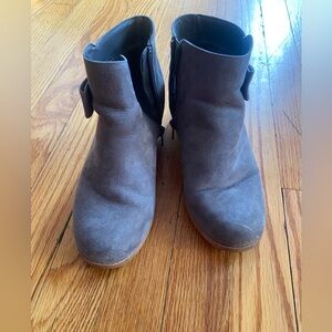 Slightly worn, Grey Booties w/ small heel. Size 4 youth.